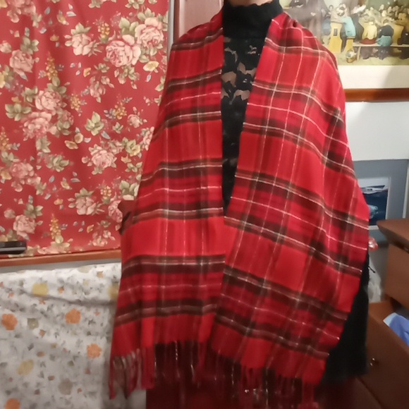 Merona red plaid fringe scarf. Excellent condition. - Picture 4 of 6